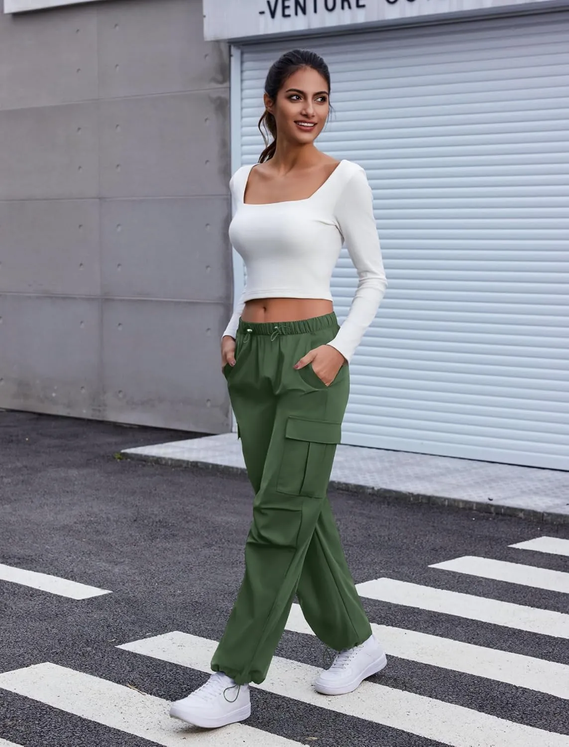 Cargo Pants Women Elastic Waisted Parachute Hiking Pants with Pockets Water-Resistant Lightweight Baggy Pants