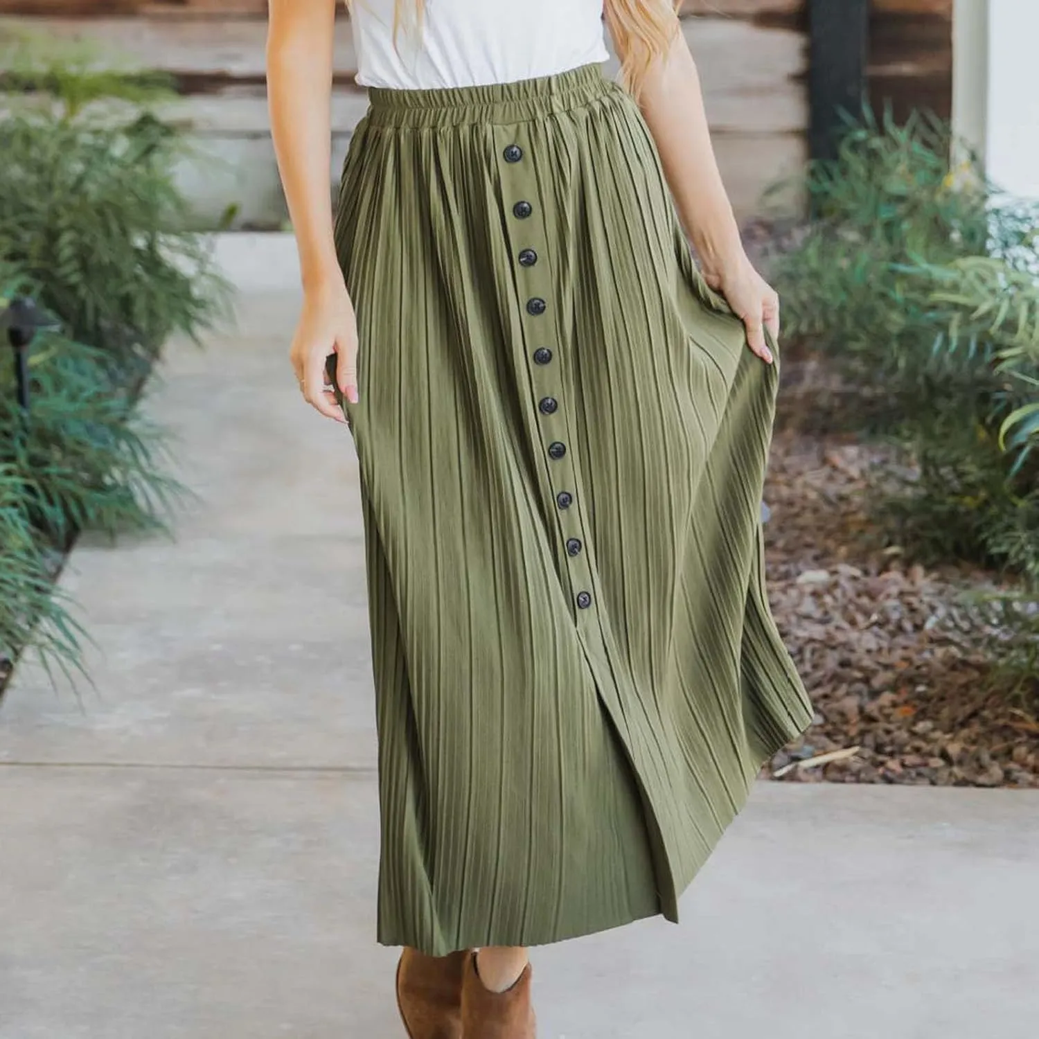 Maxi Summer Skirts for Women Solid Color High Elastic Waist Pleated Flowy Skirt 2025 Dressy Vacation Beach Sundress