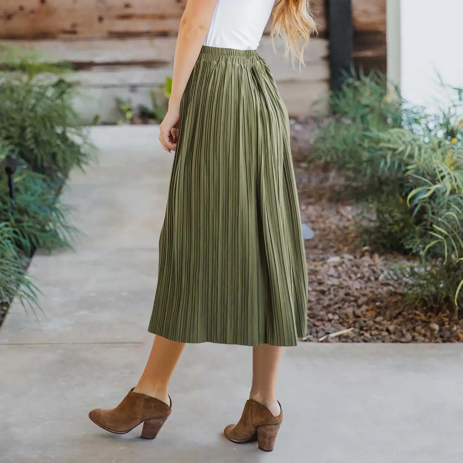 Maxi Summer Skirts for Women Solid Color High Elastic Waist Pleated Flowy Skirt 2025 Dressy Vacation Beach Sundress