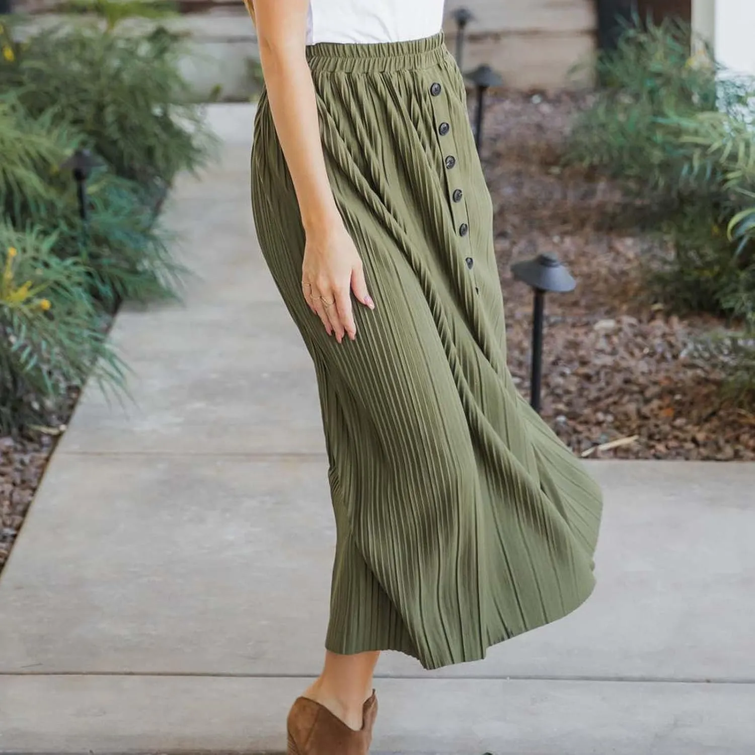 Maxi Summer Skirts for Women Solid Color High Elastic Waist Pleated Flowy Skirt 2025 Dressy Vacation Beach Sundress